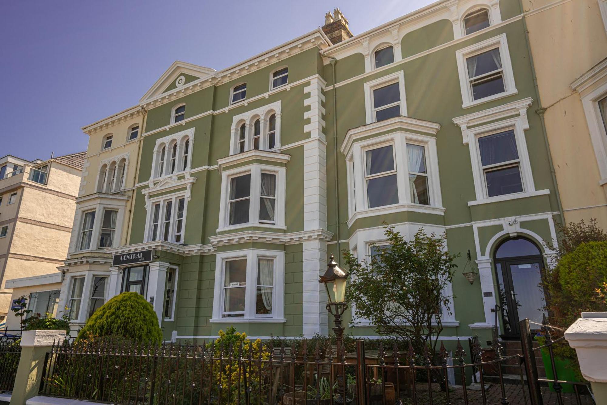 The 3* Llandudno